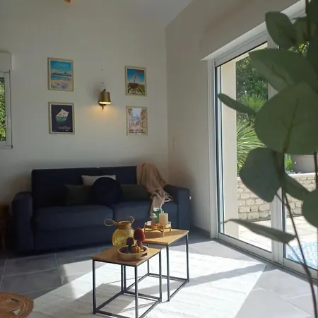 La Belle Demeure - Luxury With Pool & Hot Tub Charente Villa